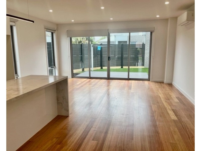 2/63 Rose Street, Altona VIC 3018