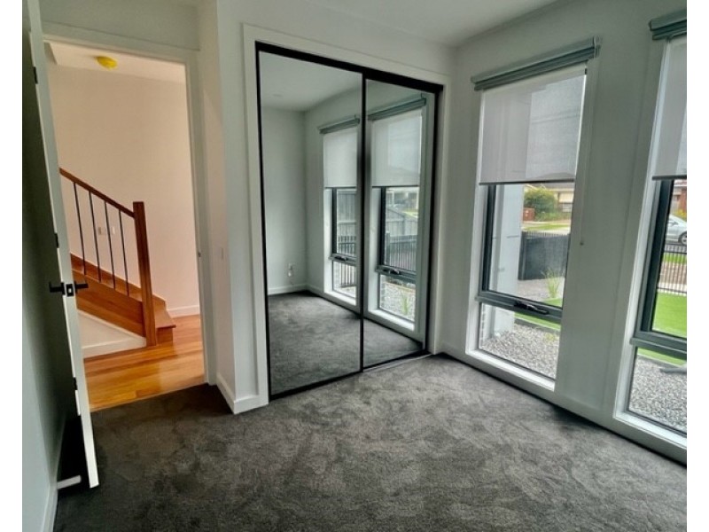 2/63 Rose Street, Altona VIC 3018