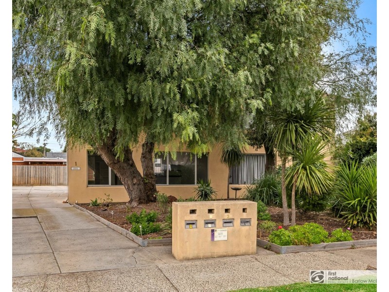 1/1 James Avenue, Seaholme VIC 3018