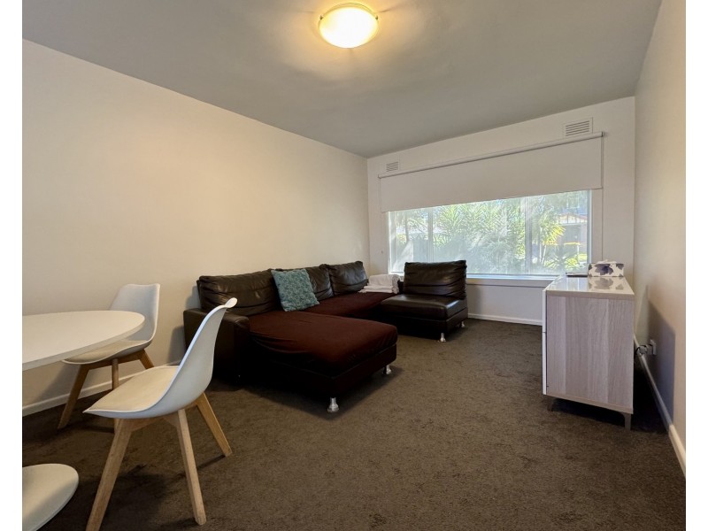 1/1 James Avenue, Seaholme VIC 3018