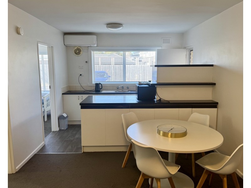 1/1 James Avenue, Seaholme VIC 3018