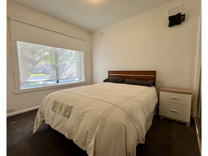 1/1 James Avenue, Seaholme VIC 3018