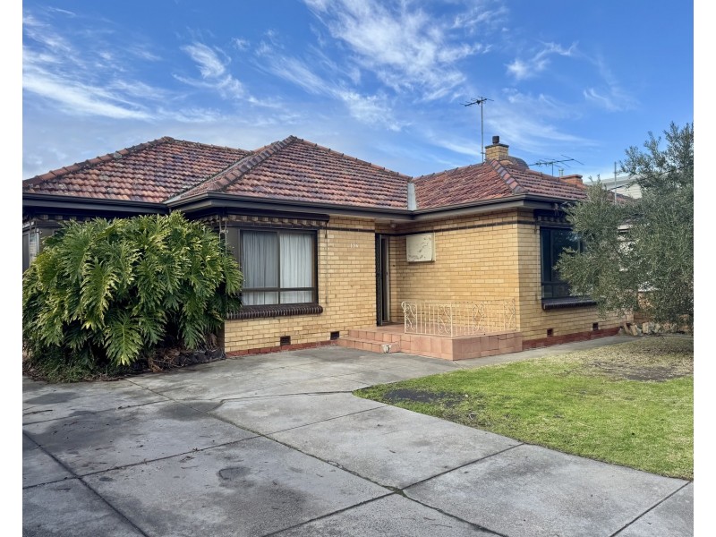 136 Seventh Avenue, Altona North VIC 3025