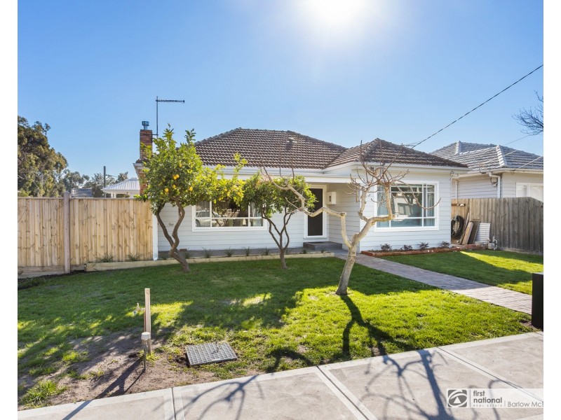 24 Almond Avenue, Brooklyn VIC 3012
