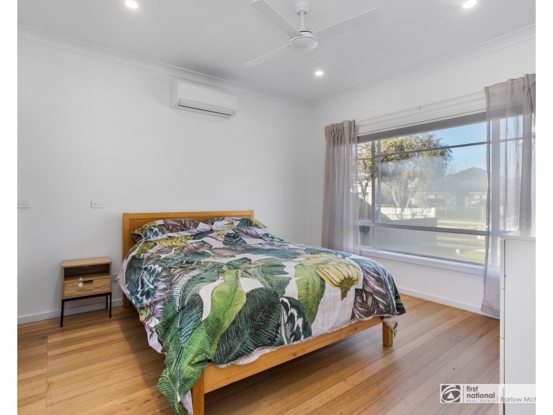 24 Almond Avenue, Brooklyn VIC 3012