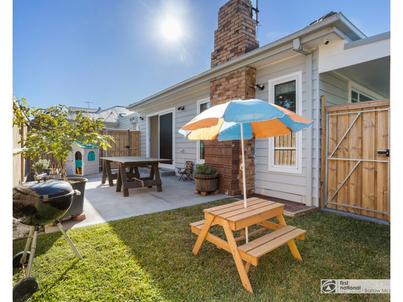 24 Almond Avenue, Brooklyn VIC 3012