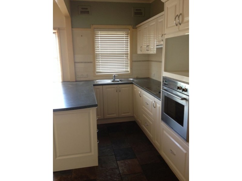 4 Robilliard Street, Mays Hill NSW 2145