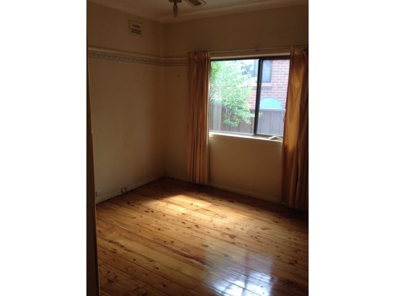 4 Robilliard Street, Mays Hill NSW 2145