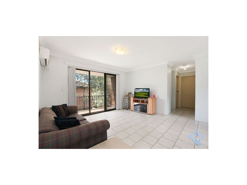 15/227 Targo Road, Girraween NSW 2145