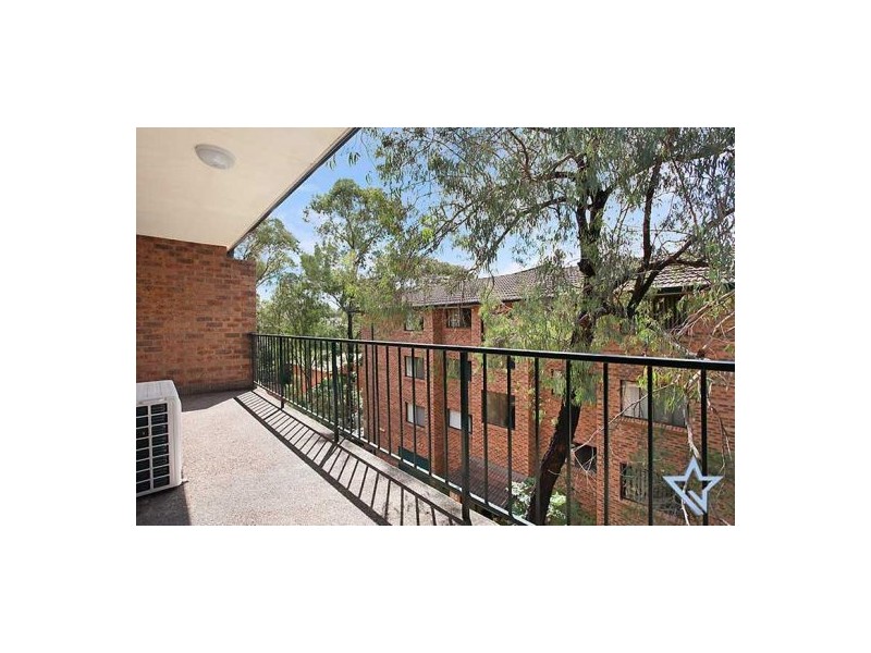 15/227 Targo Road, Girraween NSW 2145
