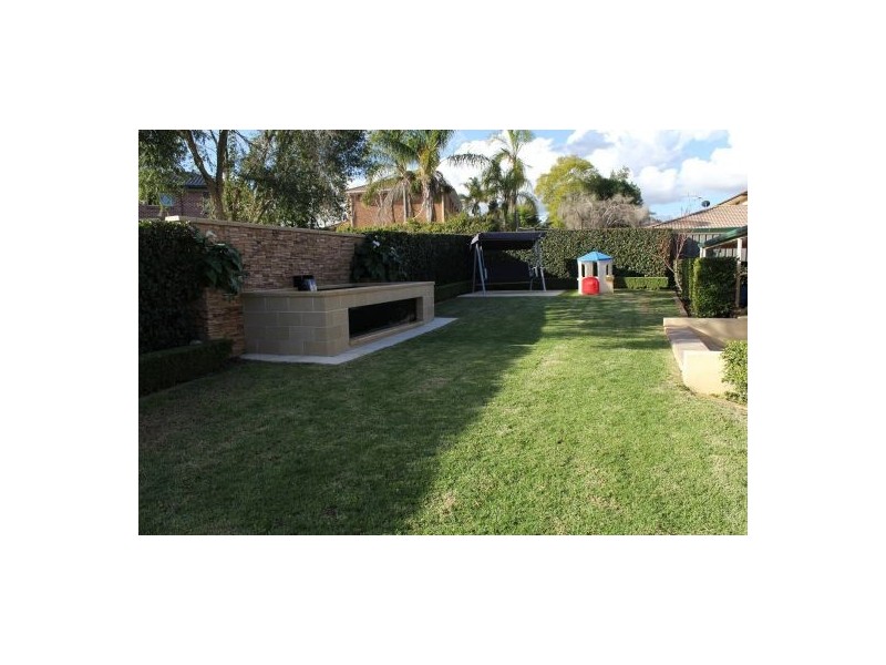 12 Manorhouse Boulevard, Quakers Hill NSW 2763