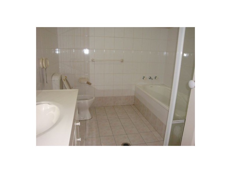 2/3 Brisbane Street, Harris Park NSW 2150