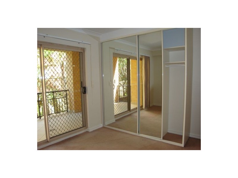 2/3 Brisbane Street, Harris Park NSW 2150