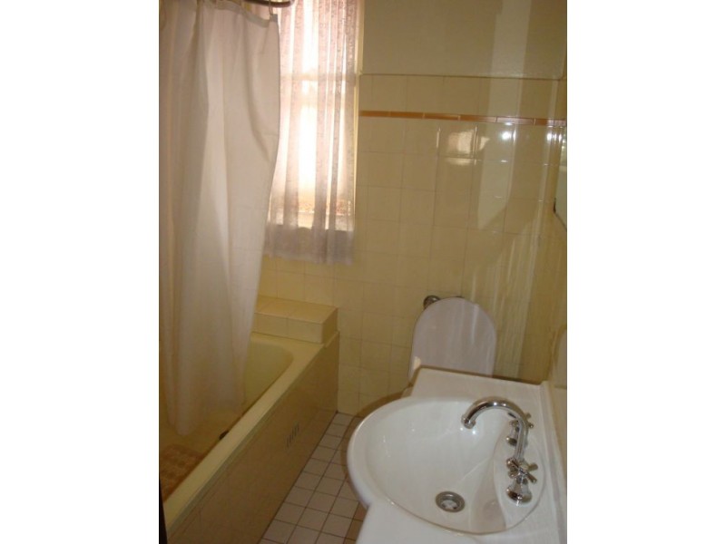 4/82A Weston Street, Harris Park NSW 2150