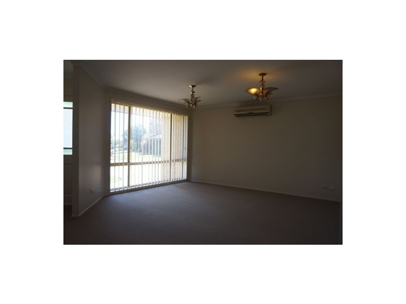 10 Olwen Place, Quakers Hill NSW 2763