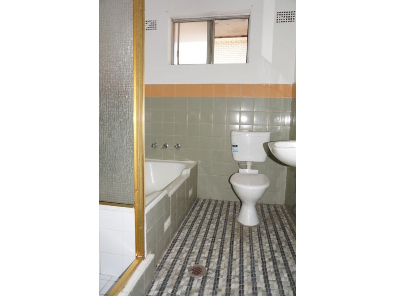 2/22 Wigram Street, Harris Park NSW 2150