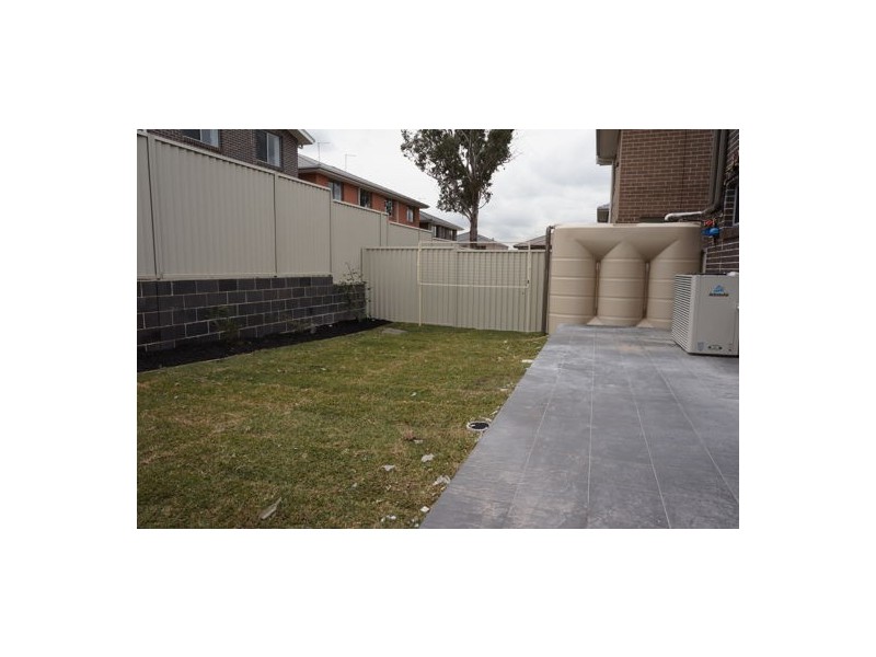 1 Hemanta Glade (1/236 Richmond Road), Woodcroft NSW 2767