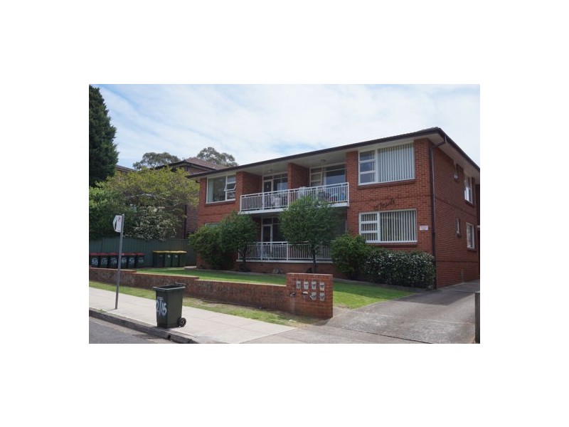 1/15 Queens Road, Westmead NSW 2145