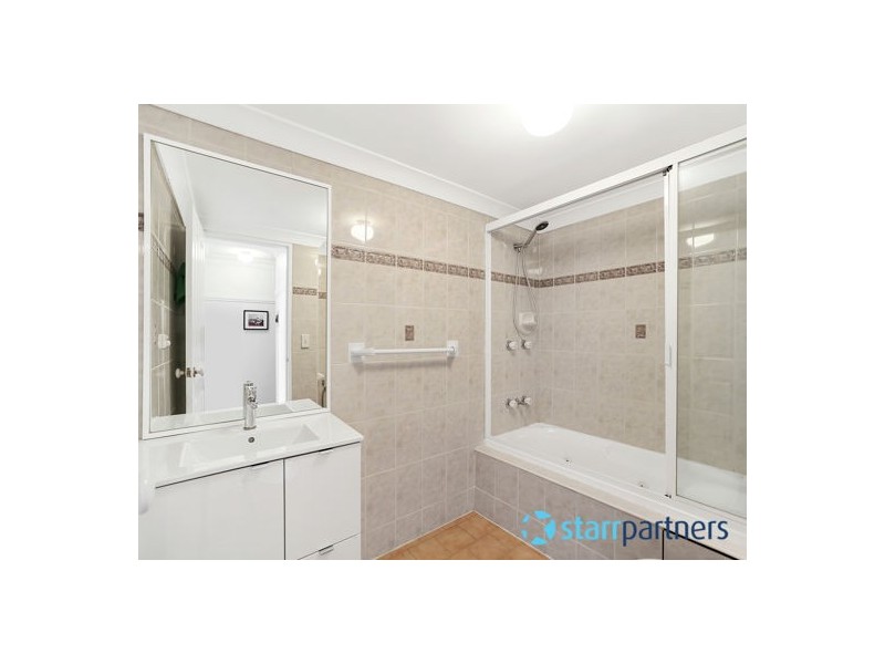 8/25 Parkside Lane, Westmead NSW 2145