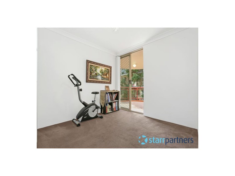 8/25 Parkside Lane, Westmead NSW 2145