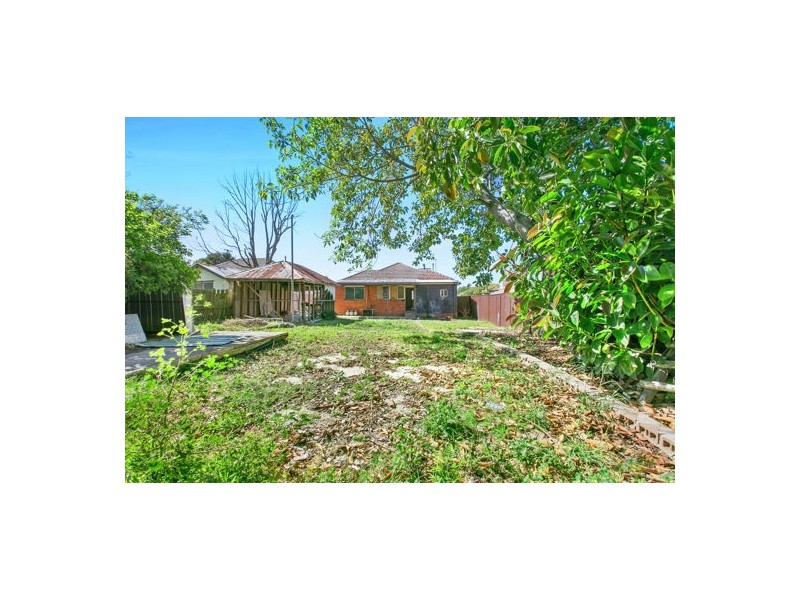 8 Hemsworth Avenue, Northmead NSW 2152