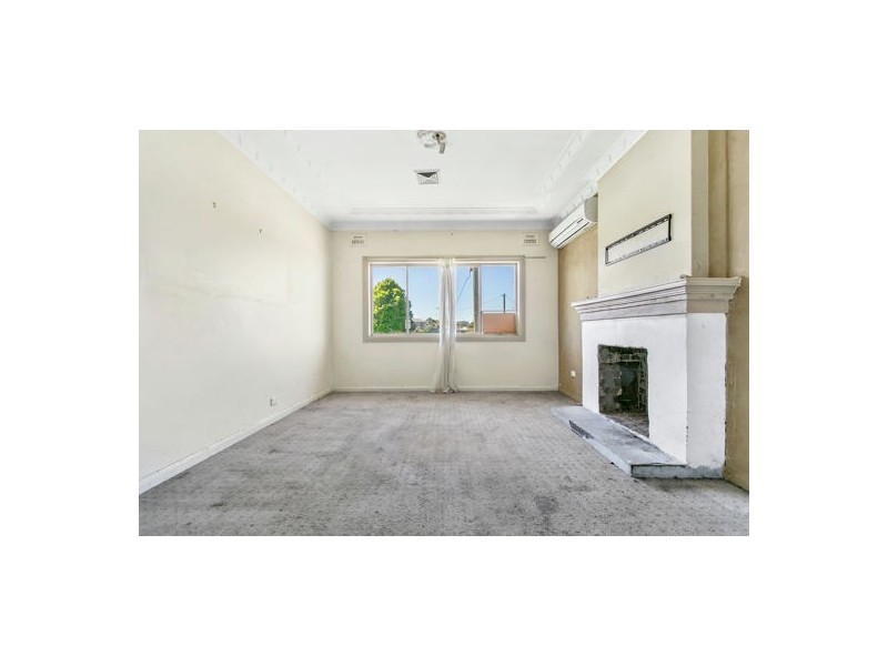 8 Hemsworth Avenue, Northmead NSW 2152