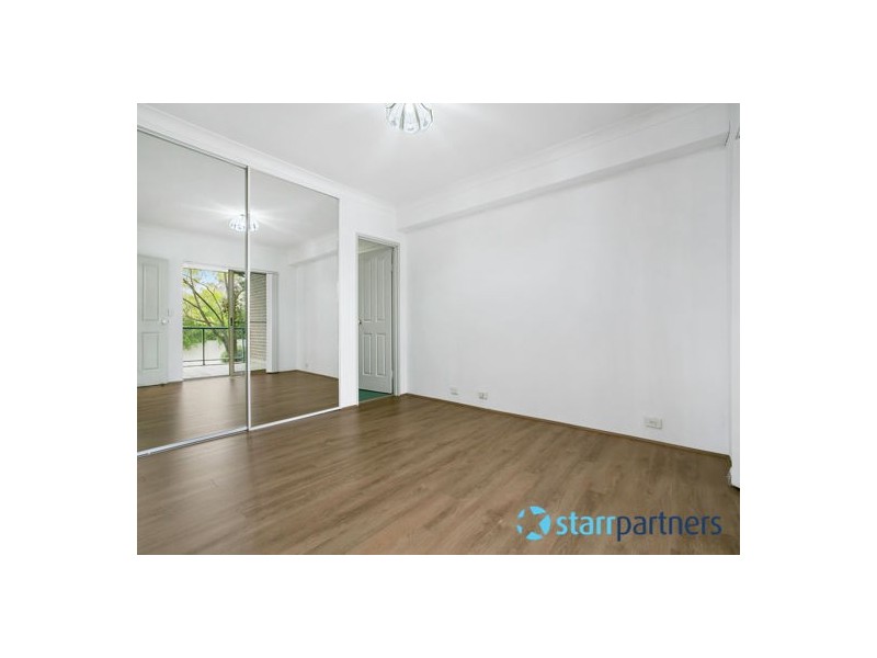4/27-28 Parkside Lane, Westmead NSW 2145