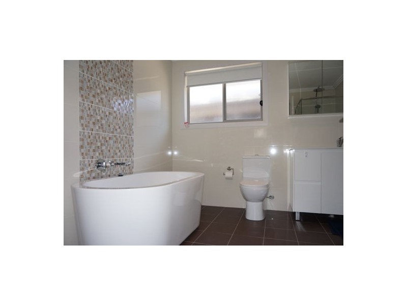 28 Eleanor Lane, Rosehill NSW 2142