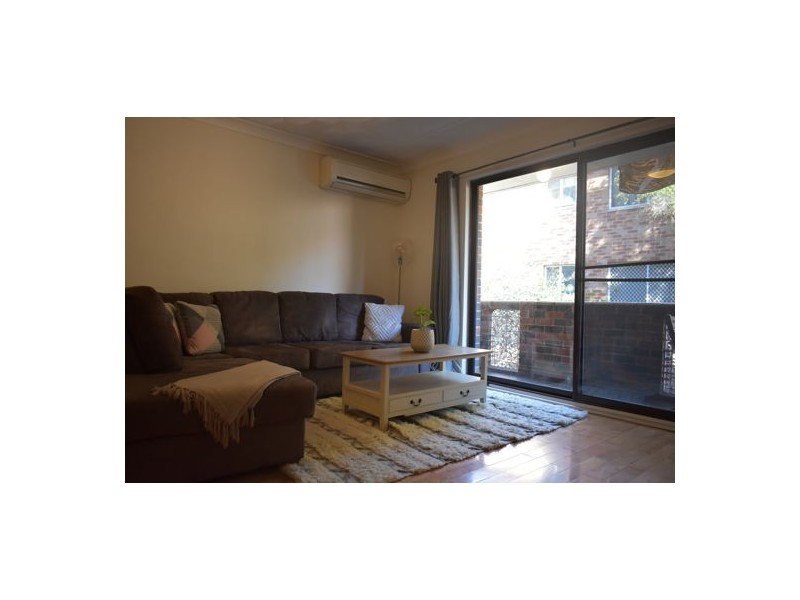 2/27 Park Avenue, Westmead NSW 2145