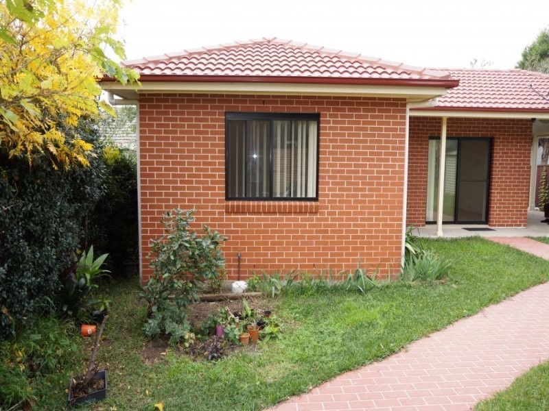 9 Anderson Street, Westmead NSW 2145