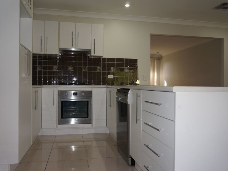 52 Lilydale Drive, Woodcroft NSW 2767