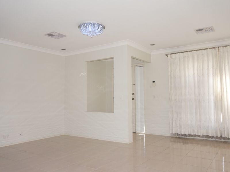 52 Lilydale Drive, Woodcroft NSW 2767