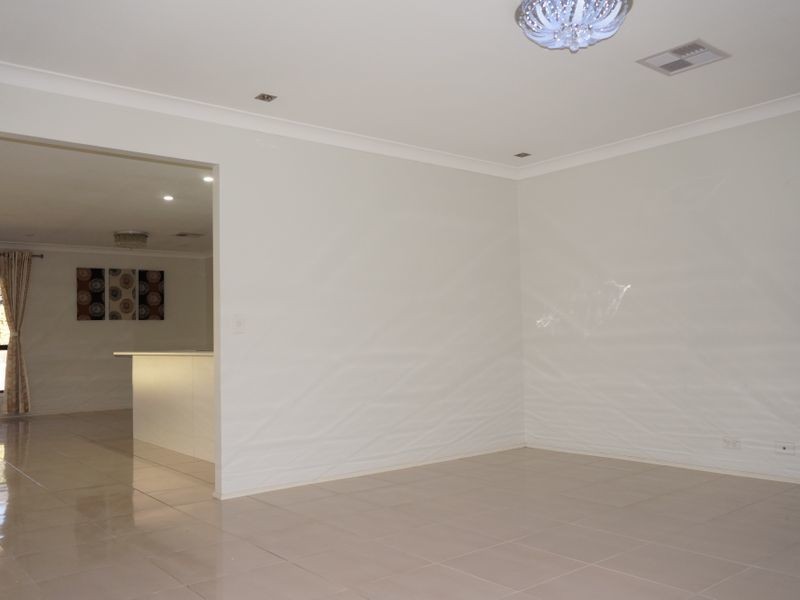 52 Lilydale Drive, Woodcroft NSW 2767