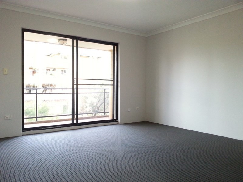 4/43-47 Newman Street, Merrylands NSW 2160