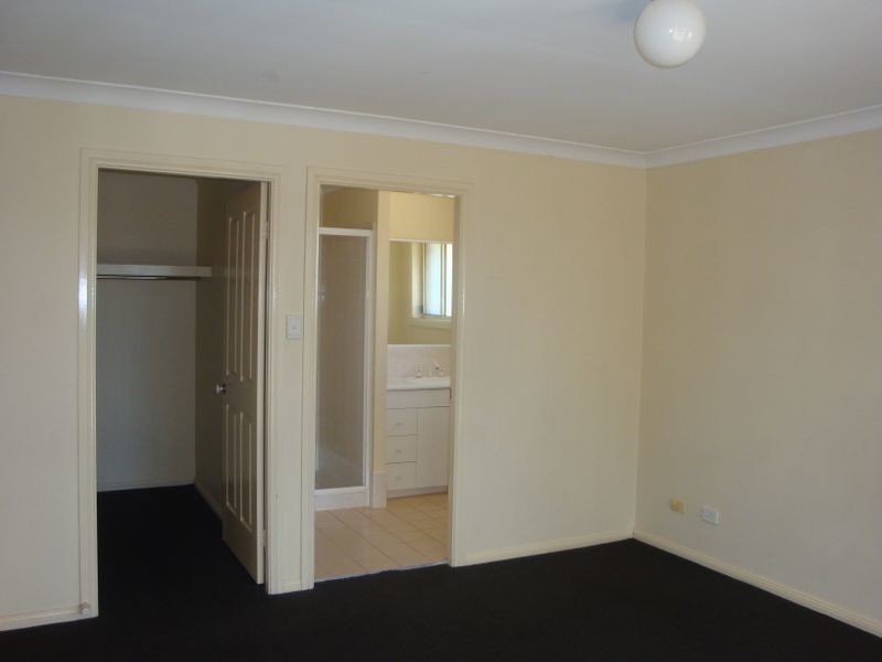 2/211 Windsor Road, Northmead NSW 2152