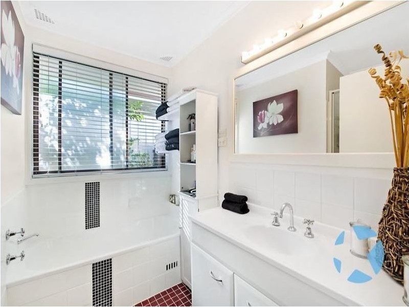 6 Tarbert Place, St Andrews NSW 2566