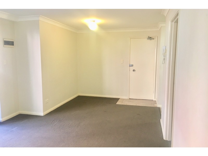 2/219 Dunmore Street, Pendle Hill NSW 2145