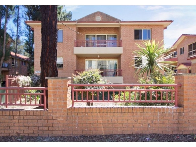 2/219 Dunmore Street, Pendle Hill NSW 2145