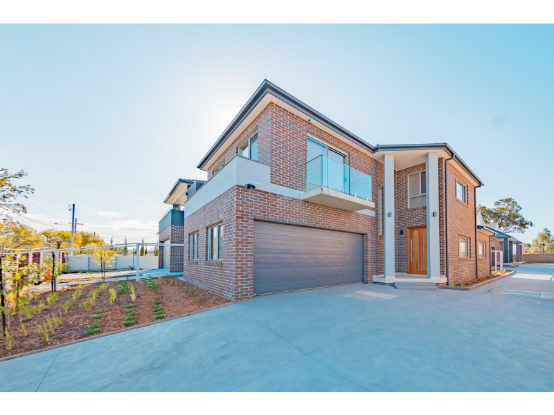 2/35 Greenacre Road, Greenacre NSW 2190