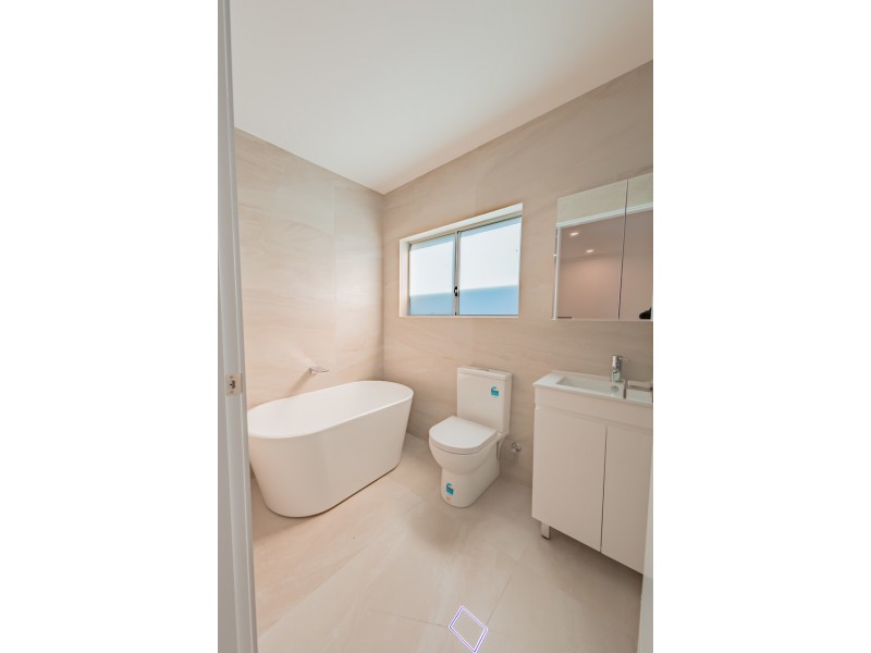 2/35 Greenacre Road, Greenacre NSW 2190