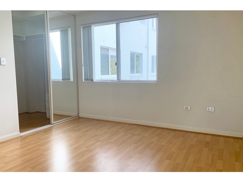 8/57-59 Beamish Road, Northmead NSW 2152