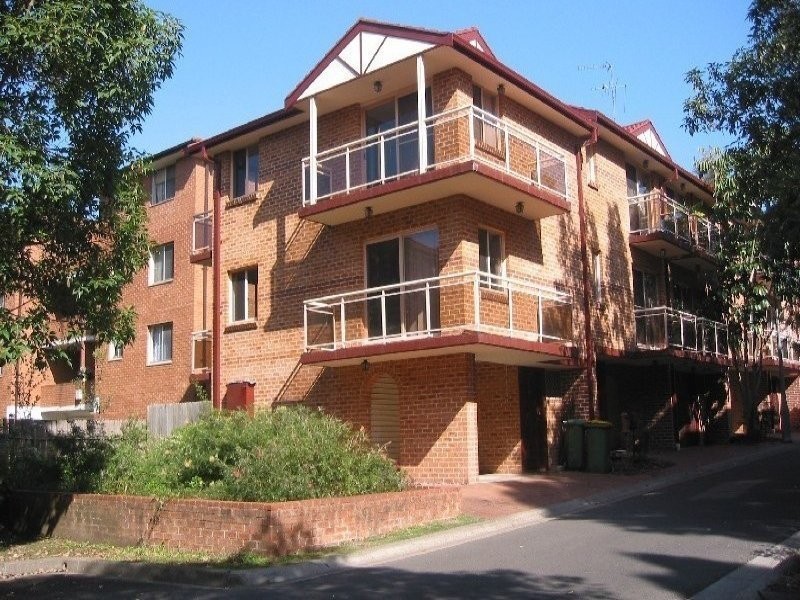 1/3 Railway Parade, Westmead NSW 2145