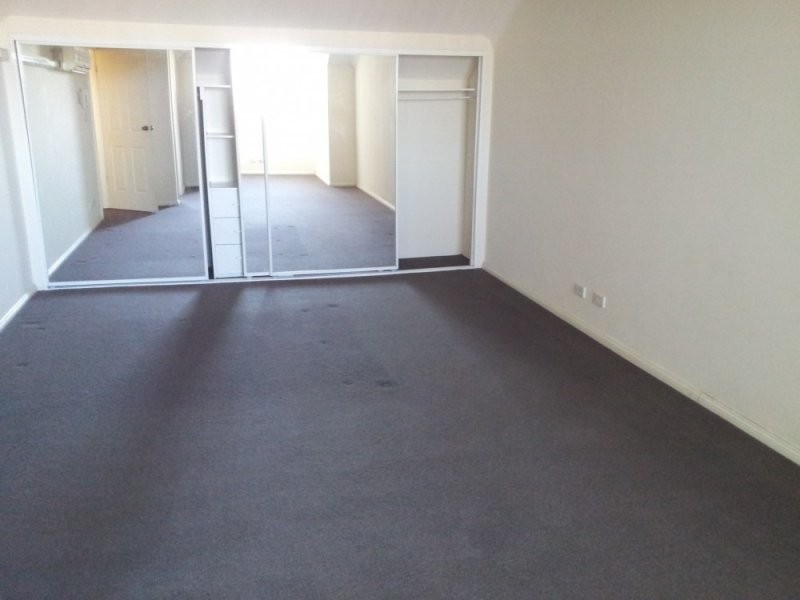 8/8-16 Virginia Street, Rosehill NSW 2142