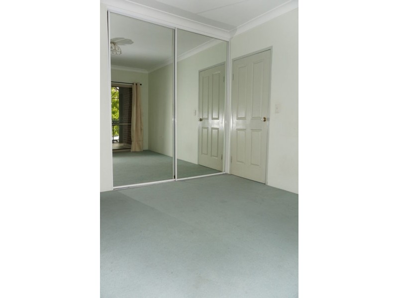 5/27 Parkside Lane, Westmead NSW 2145