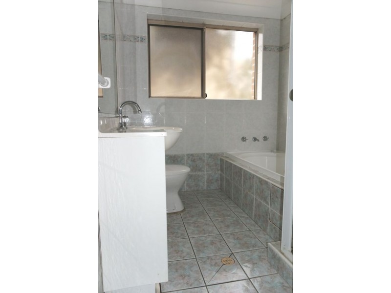 5/27 Parkside Lane, Westmead NSW 2145