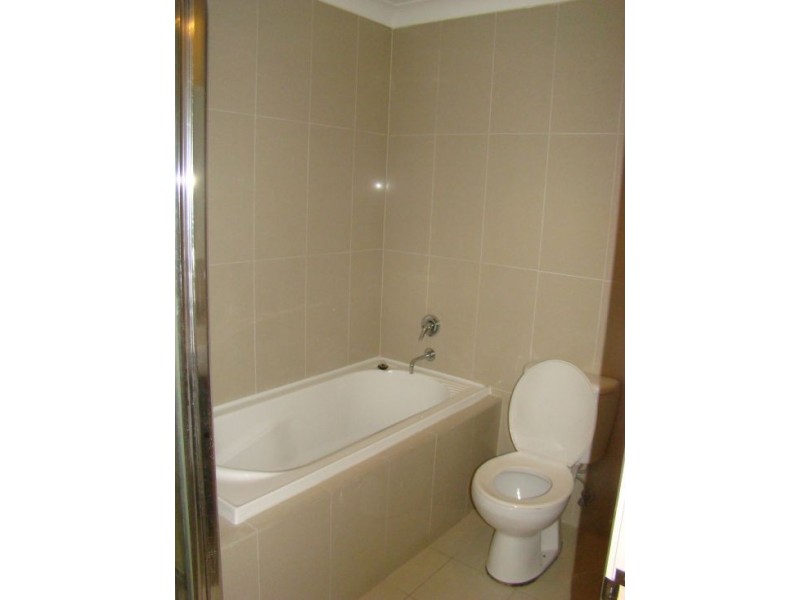 10/163-171 Hawkesbury Road, Westmead NSW 2145