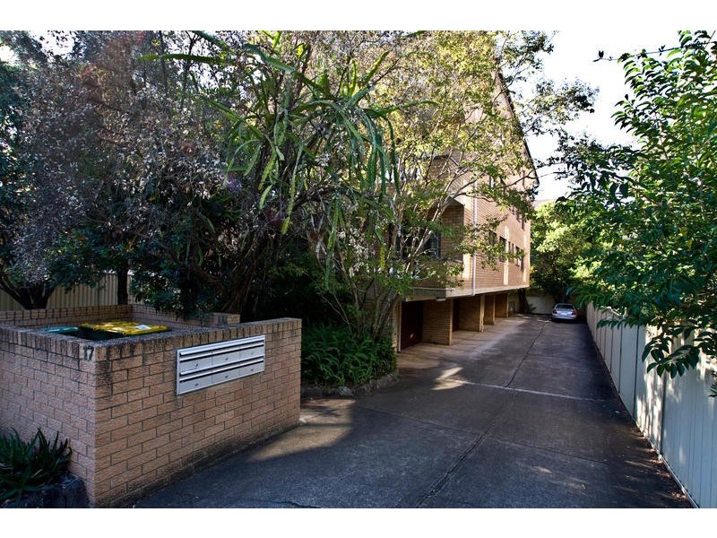 2/17 Central Avenue, Westmead NSW 2145
