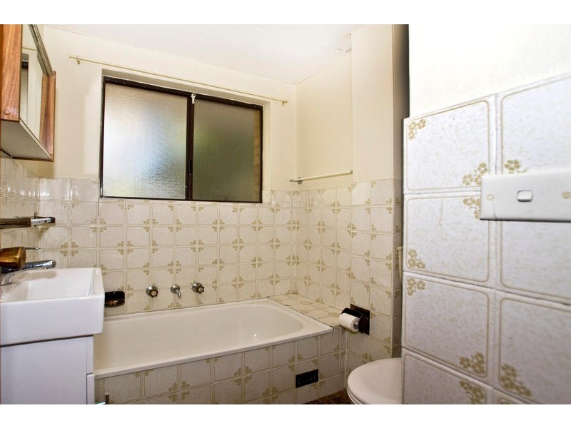 2/17 Central Avenue, Westmead NSW 2145