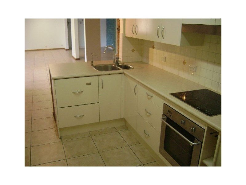 27 Oak Street, Rosehill NSW 2142