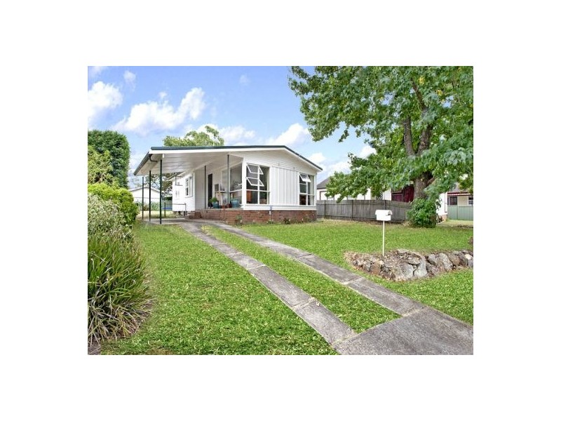 9 Calaby Street, Toongabbie NSW 2146